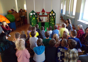 Przedstawienie pt. "Królewna Śnieżka i siedmiu krasnoludków".